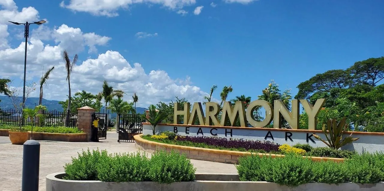 Falcon Breeze-Gated-Security-Airport Pickup Available Montego Bay